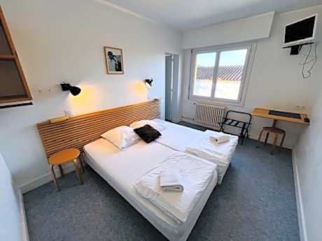 Twin Room with Private Bathroom