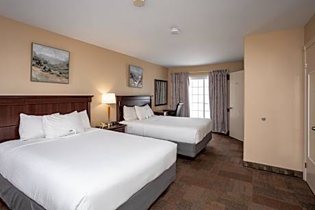 Queen Room with Two Queen Beds - Non-Smoking