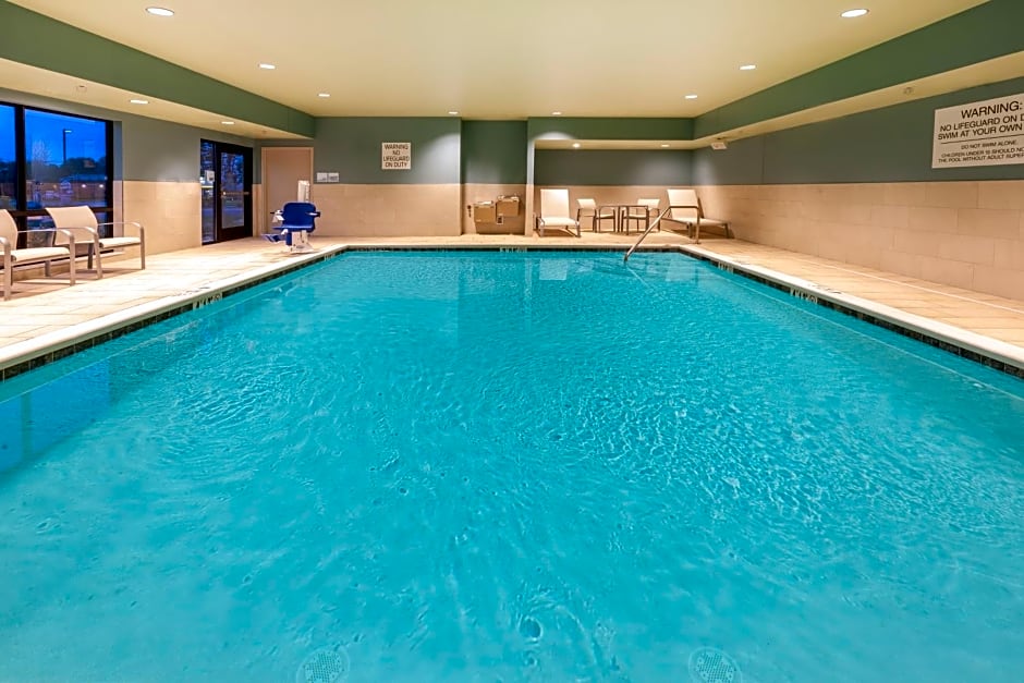 Holiday Inn Express and Suites Brunswick By IHG