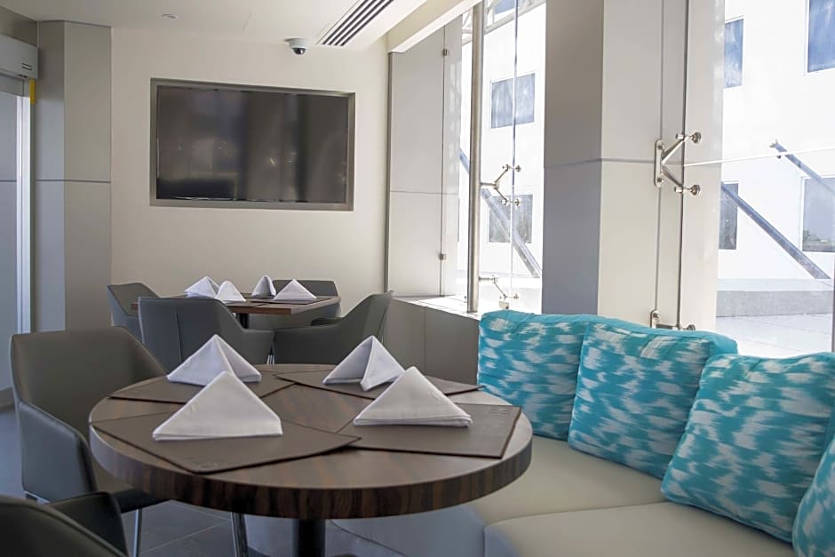 HS HOTSSON Hotel Silao