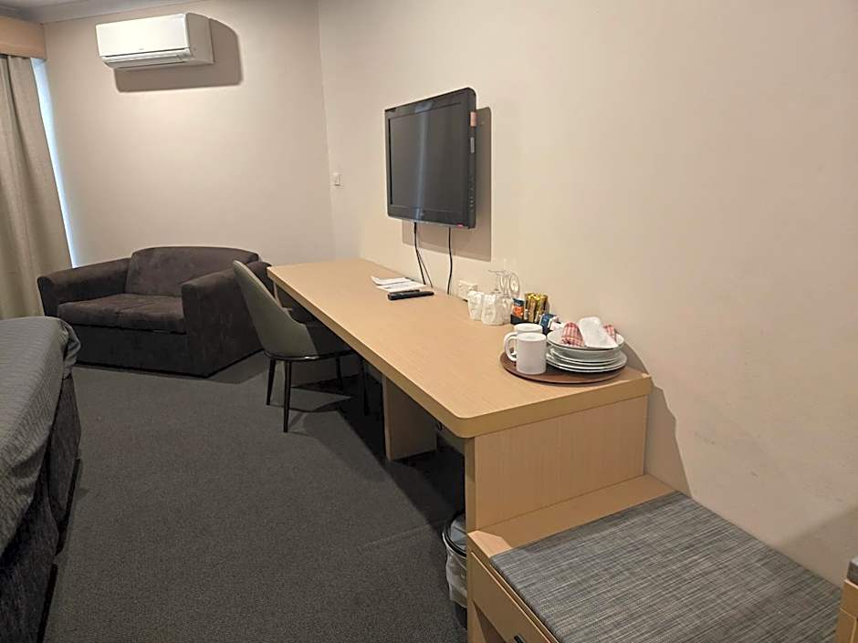 Charbonnier Motor Inn