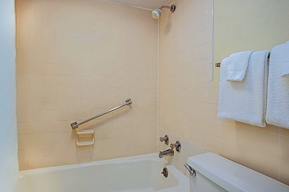 Bristol Parkway inn