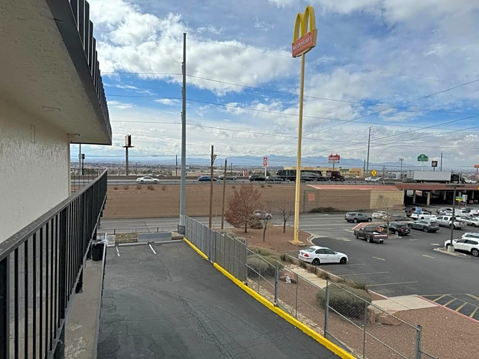 Days Inn by Wyndham El Paso Airport East