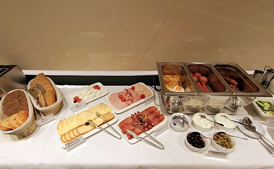 BOUTIQUE 25h by Eva stay 018