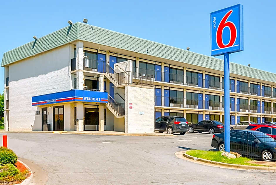 Motel 6-Little Rock, AR - West