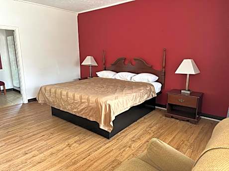 King Bed Accessible Non-Smoking