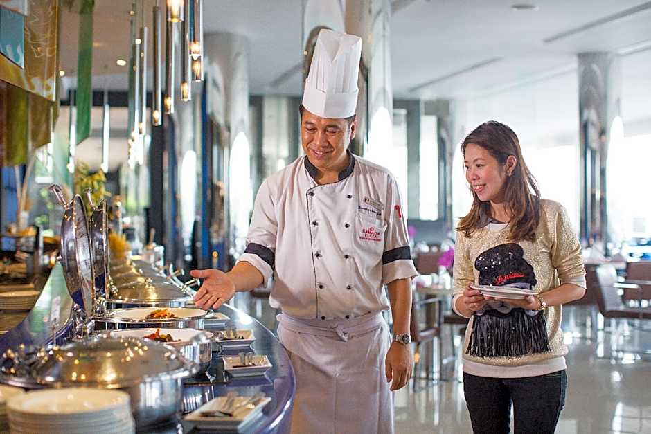 Ramada Plaza by Wyndham Bangkok Menam Riverside