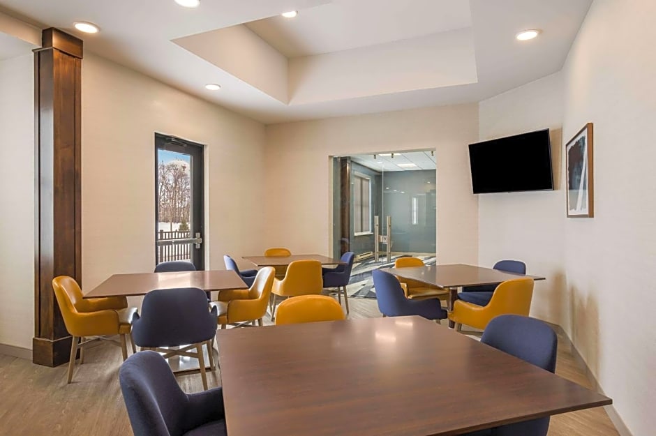MainStay Suites