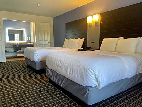 Superior Queen Room with Two Queen Beds