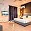 Cube 8teens Boutique Suite by Nest Home