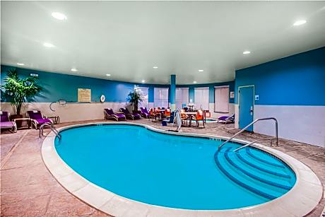 2 Queen Beds Suite Nonsmoking Accessible