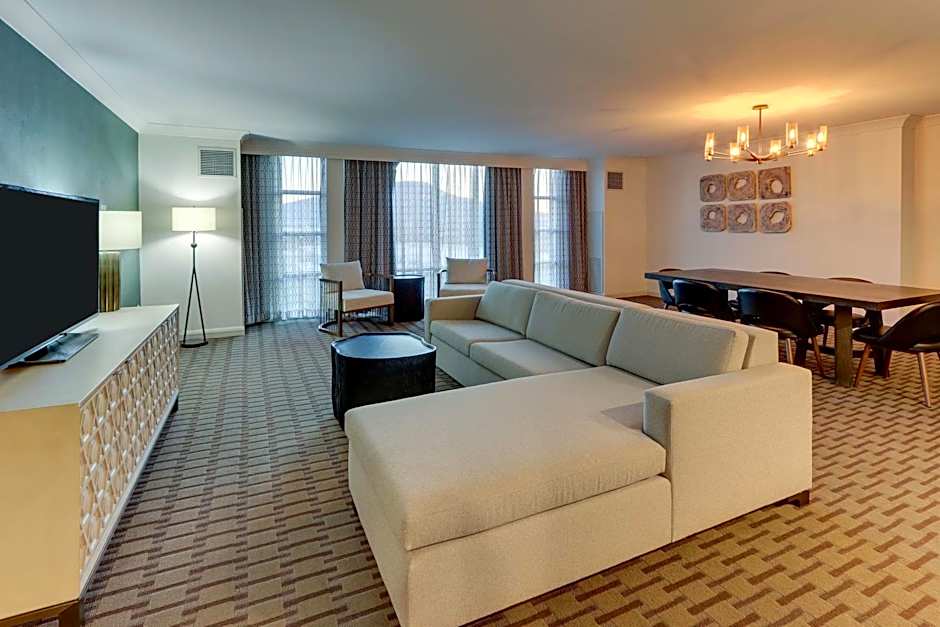 The Chattanoogan Hotel, Curio Collection By Hilton