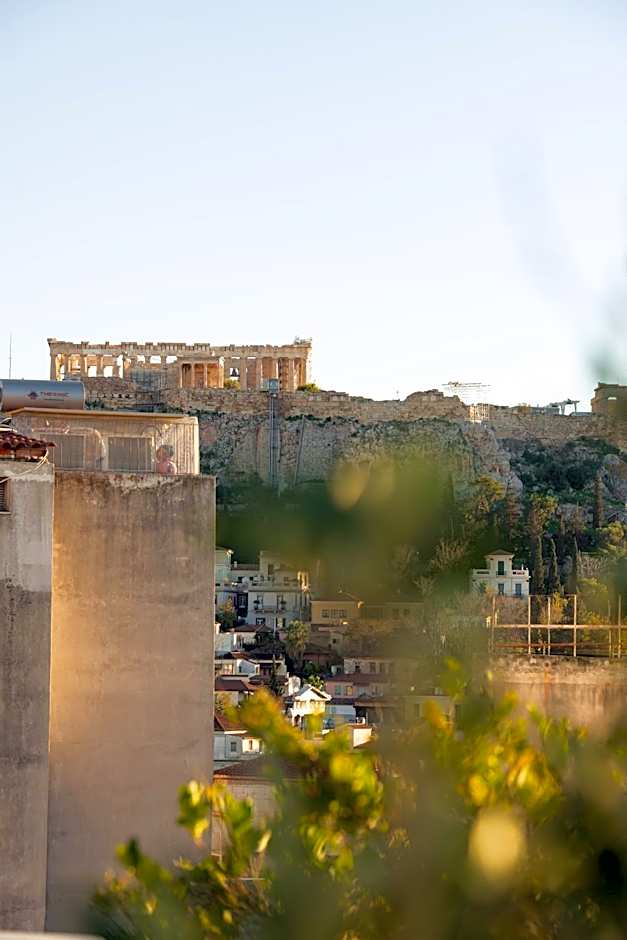 Urban Nest - Suites & Apartments