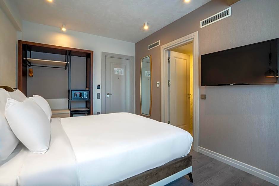 Smart and Simple Hotel Karakoy