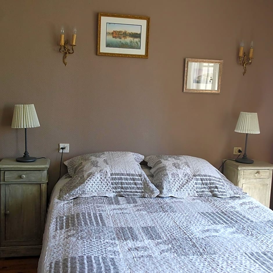 Mas Grimaud - Gîte- Studio et chambres d'hôtes familiales