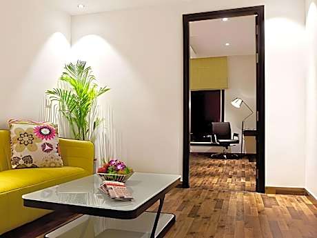 Hotel Joy Inn & Suites