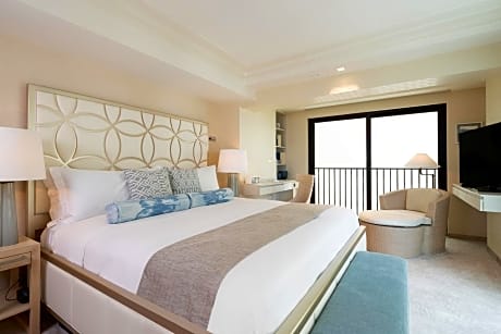 Oceanfront Sapphire Suite - 2 Bedroom Plus Den