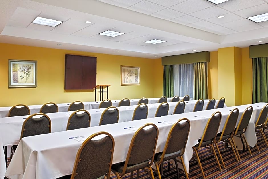 Holiday Inn Express Richmond-Brandermill-Hull Street, an IHG Hotel
