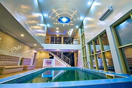 Double M Exquisite Suites and Lounge