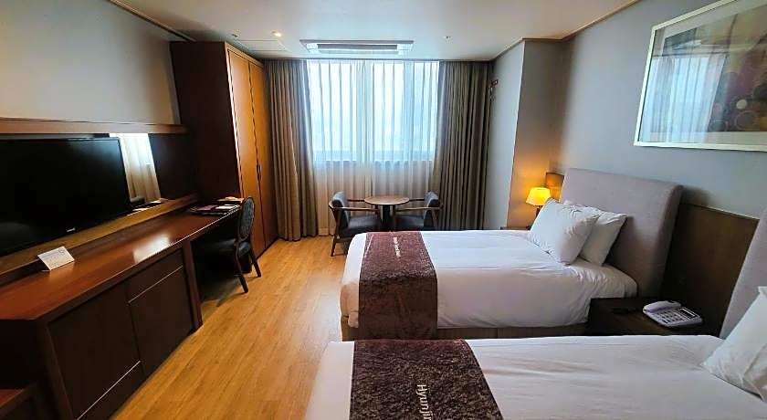 Hyunjin Tourist Hotel