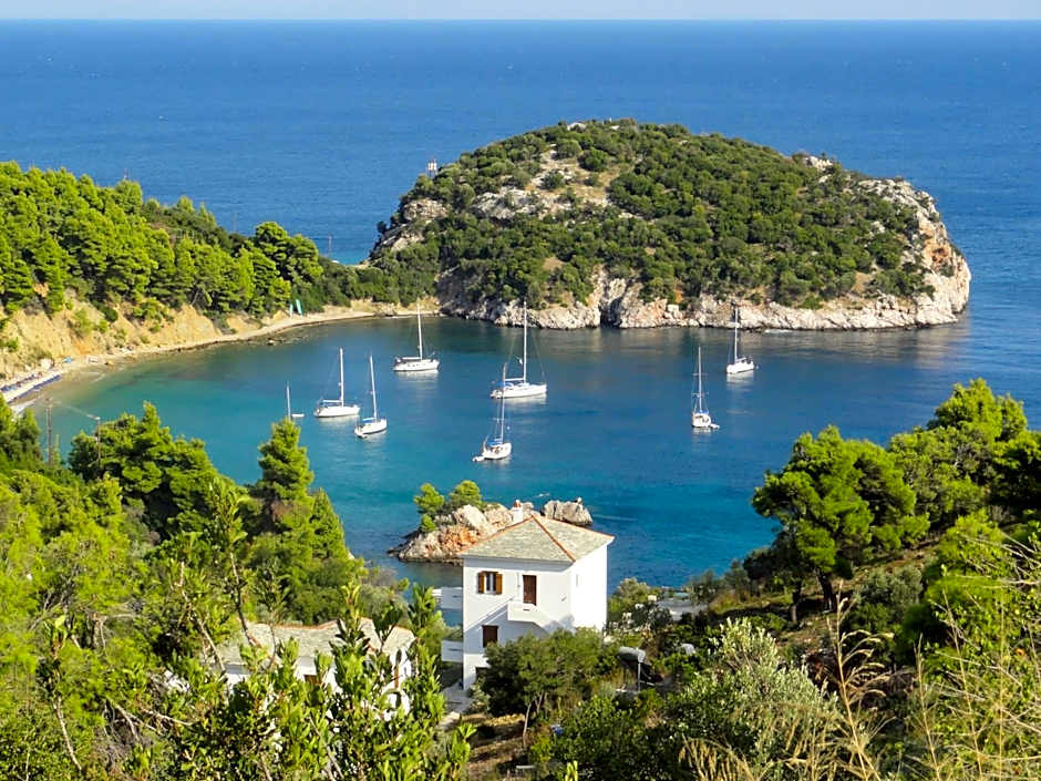 Stafylos Suites & Boutique hotel