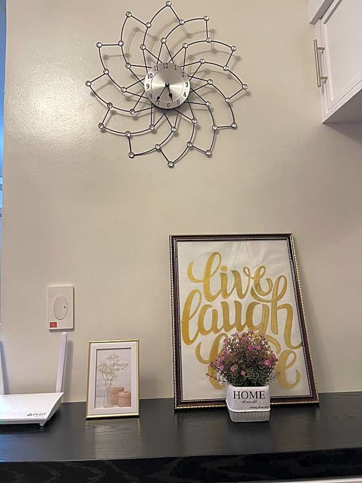 Whole Condo with Pool Great for Staycation