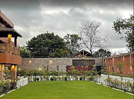 Yashmay Villa Club & Resort