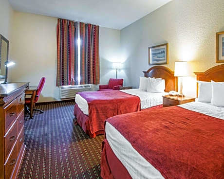 2 Double Beds, Smoking
