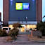 City Hotel & Suites