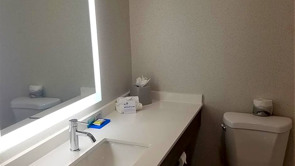 Holiday Inn Express Irwin-PA Turnpike Exit 67 By IHG