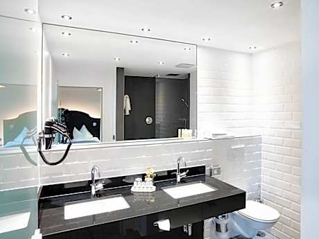 DOUBLE OR TWIN STANDARD