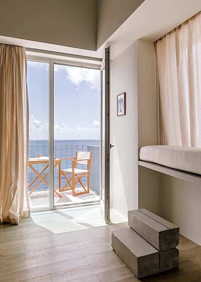 White Exclusive Suites & Villas
