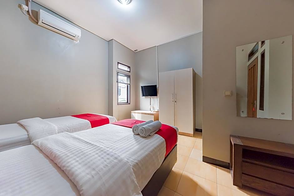 RedDoorz Syariah near Politeknik Negeri Bandung Campus