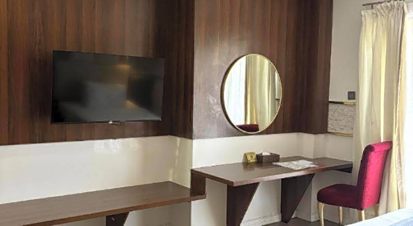 Queen Margarette Hotel