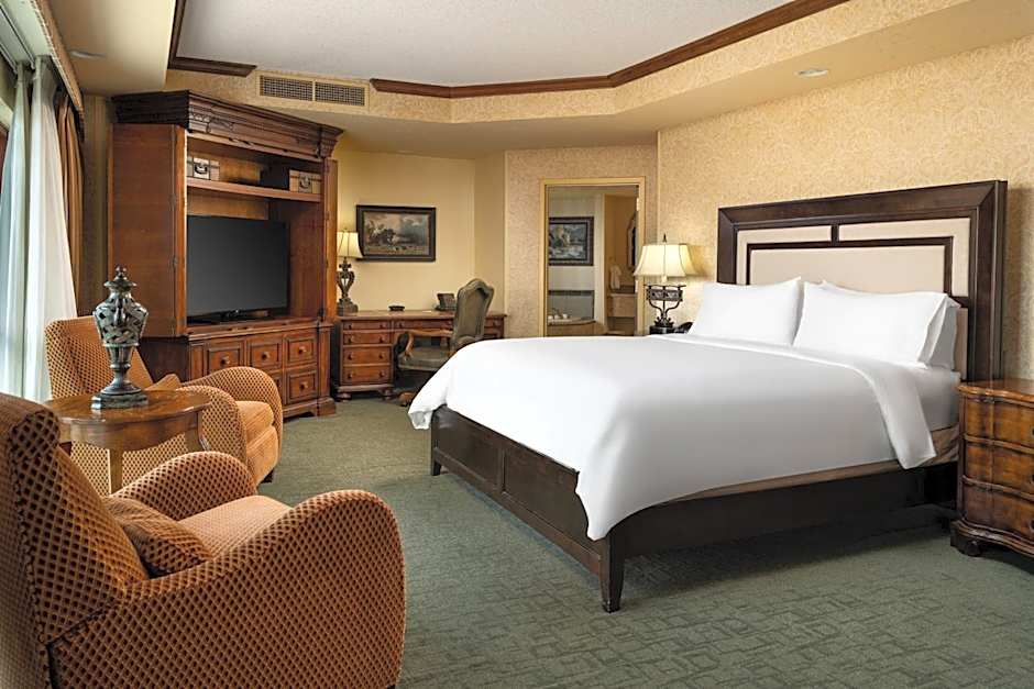 Renaissance by Marriott Tulsa Hotel & Convention Center