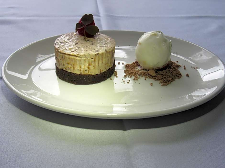 Loftsome Bridge Hotel