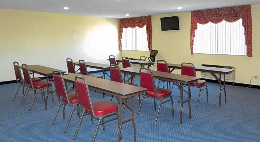 Quality Inn Ottawa near Starved Rock State Park