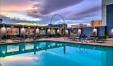 Luxury 1BD/1BTH Suite at Platinum Hotel *STRIP VIEW
