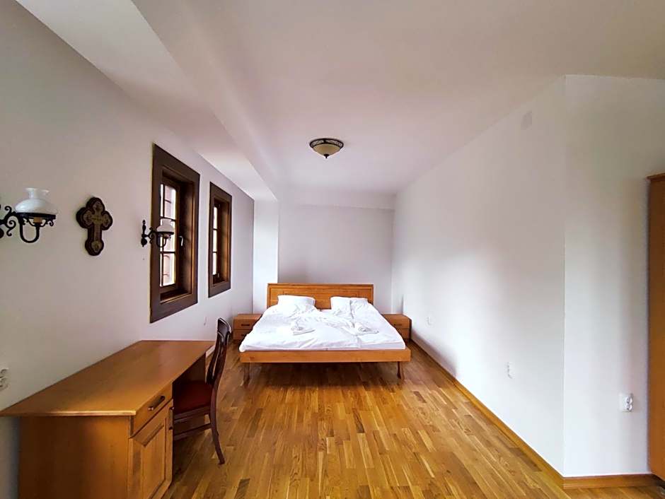 Guest Mansion, Гостински Палат