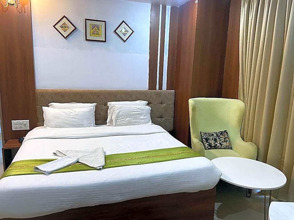 Photo 1 of 2 of Suite