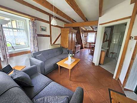Comfort Two-Bedroom Apartment (2-5 Adults)
