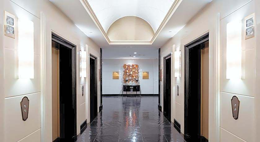 Grande Centre Point Ratchadamri Hotel And Residence