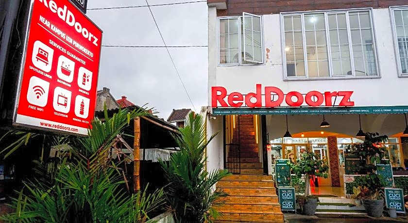 RedDoorz near Rita Super Mall Purwokerto
