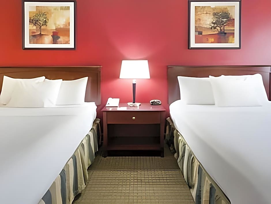 Ramada by Wyndham Bettendorf