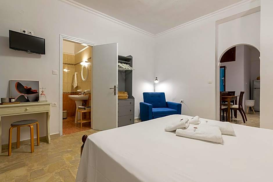 Denise Studios and Apartments