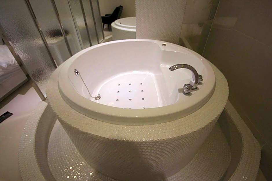 Almond Hotel Busan Station