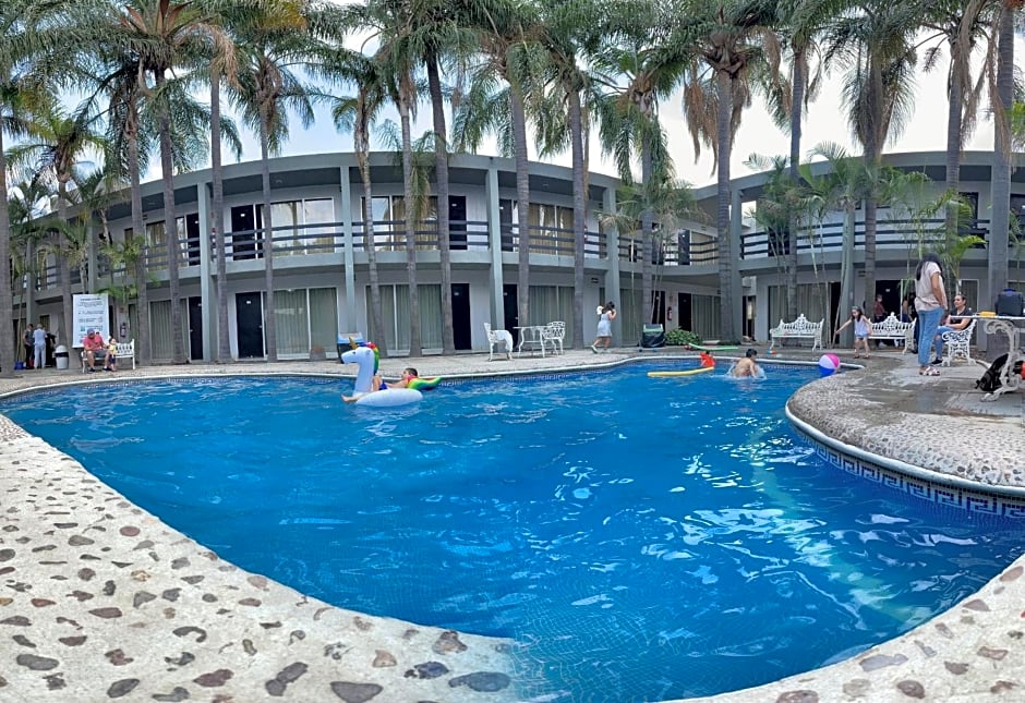Hotel Suites del Real