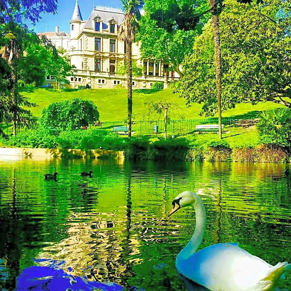 Maison De L'Orb