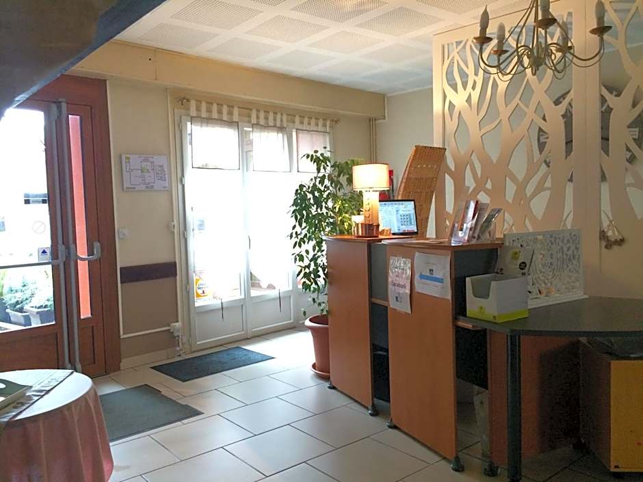 LOGIS Hotel Restaurant Auberge Du Cheval Blanc