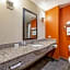 Restwell Inn & Suites I-45 North